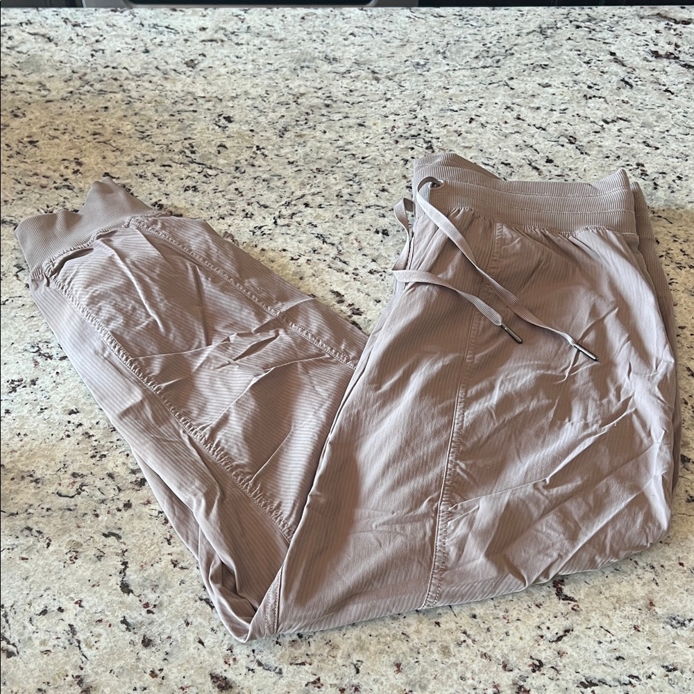 lululemon athletica Women’s Taupe Jogger Pants